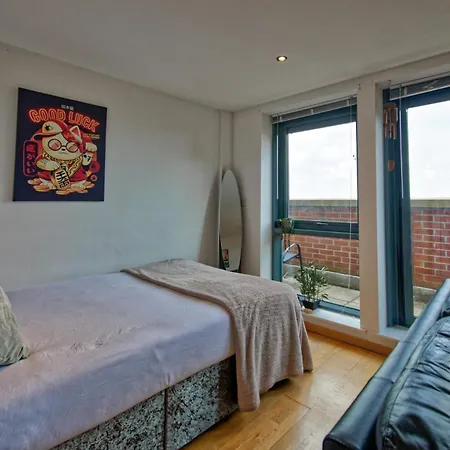 Sidemersey Livings- Convenient And Central 2-Bedroom Haven In L1 Liverpool Exterior photo