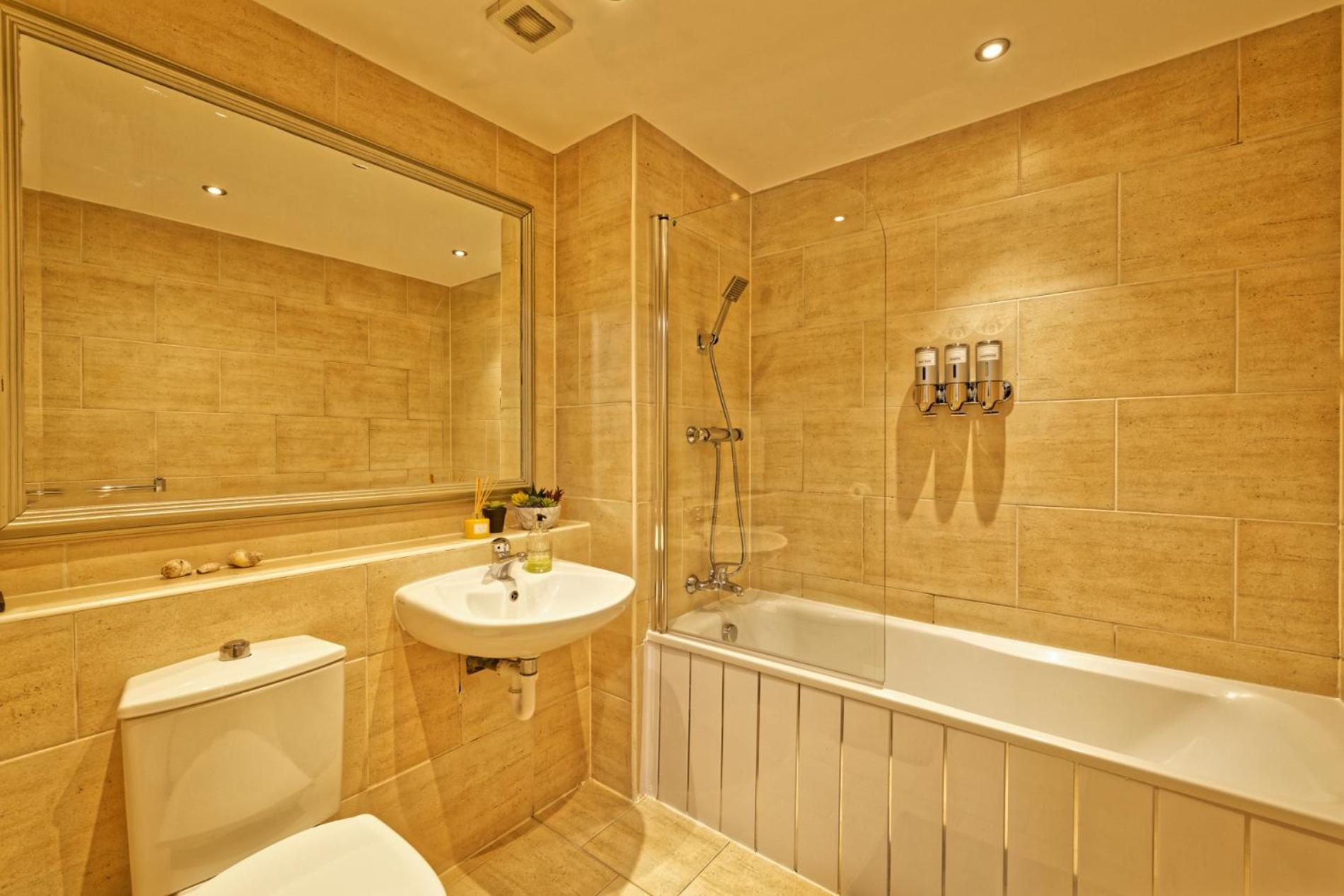 Sidemersey Livings- Convenient And 2-bedroom Haven In L1 Apartamento