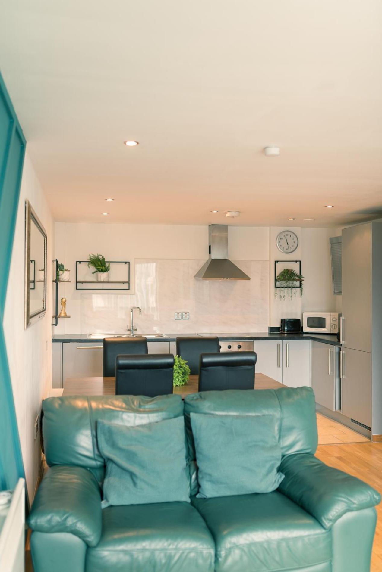 Sidemersey Livings- Convenient And 2-bedroom Haven In L1 Apartamento